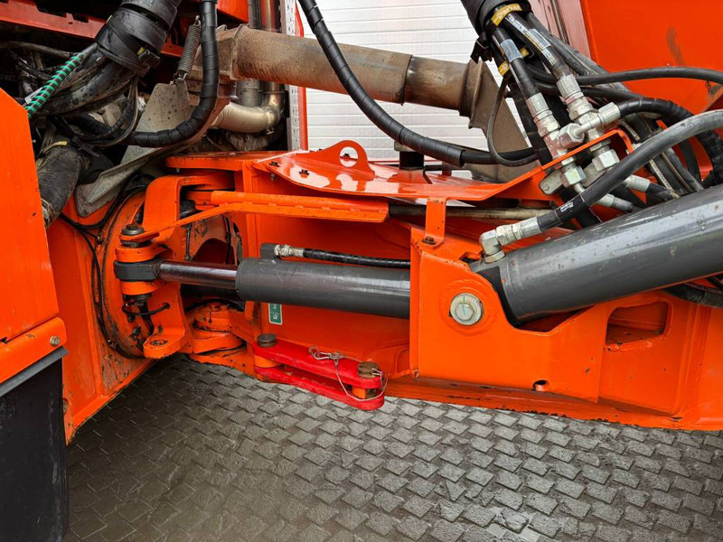 Csuklós dömper Doosan DA 30: 20 kép.