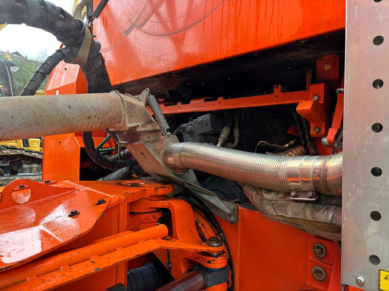 Csuklós dömper Doosan DA 30: 19 kép.