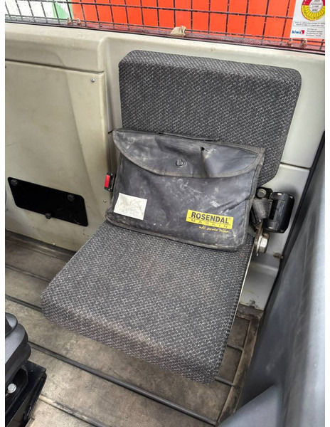 Csuklós dömper Doosan DA 30: 11 kép.