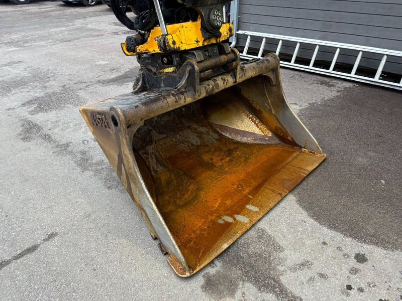 Gumikerekes kotró Hitachi ZX 145 W-6: 7 kép. Gumikerekes kotró Hitachi ZX 145 W-6: 7 kép.