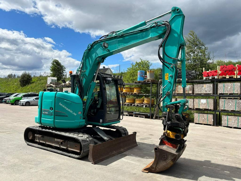 Kobelco SK 75 SR-3E - Minikotró: 2 kép. Kobelco SK 75 SR-3E - Minikotró: 2 kép.