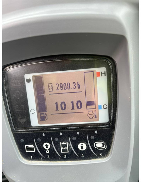 Kubota U 55-4 - Minikotró: 5 kép. Kubota U 55-4 - Minikotró: 5 kép.