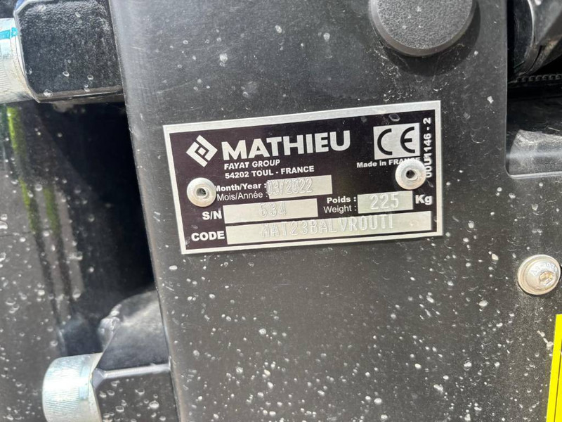 Mathieu MC-210 Azura Flex Street Sweeper - Utcaseprő gép: 5 kép. Mathieu MC-210 Azura Flex Street Sweeper - Utcaseprő gép: 5 kép.