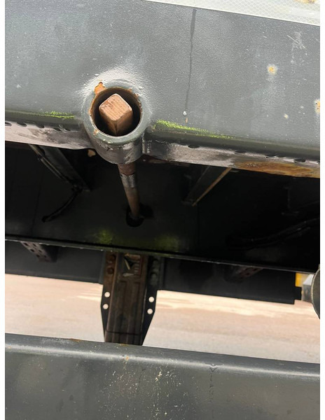 Pótkocsi mélybölcsős Scanslep B2DC: 13 kép.