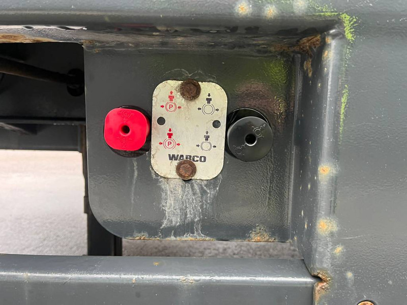 Pótkocsi mélybölcsős Scanslep B2DC: 11 kép.