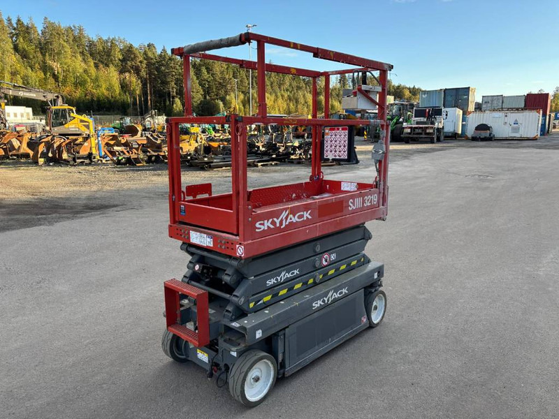 Skyjack SJ III 3219 - Ollós emelő: 4 kép. Skyjack SJ III 3219 - Ollós emelő: 4 kép.