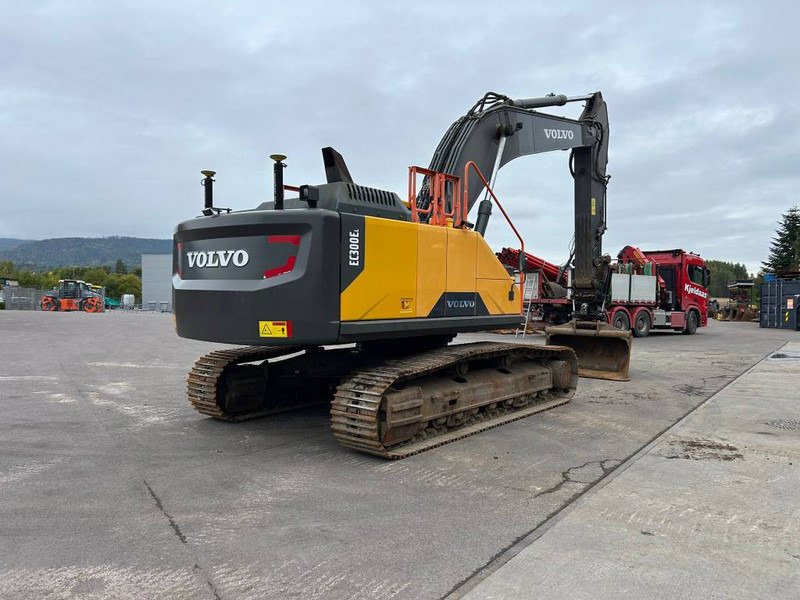 Volvo EC 300 EL - Lánctalpas kotró: 3 kép. Volvo EC 300 EL - Lánctalpas kotró: 3 kép.