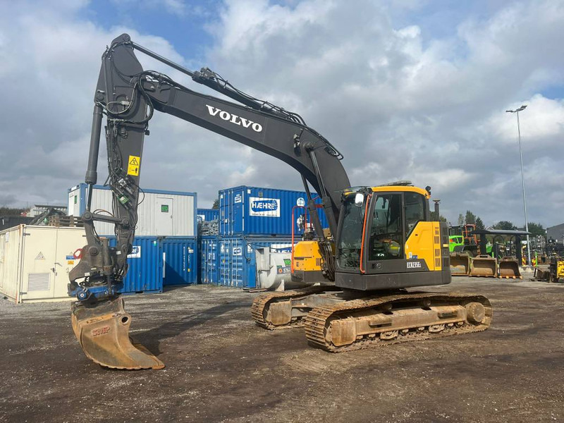 Volvo ECR 235 EL - Lánctalpas kotró: 1 kép. Volvo ECR 235 EL - Lánctalpas kotró: 1 kép.