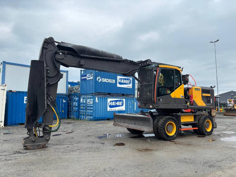 Volvo EW 220 E TUNNEL - Lánctalpas kotró: 1 kép. Volvo EW 220 E TUNNEL - Lánctalpas kotró: 1 kép.