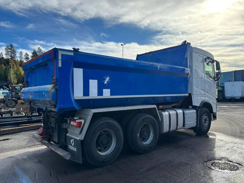 Volvo FH 540 - Billenőplatós teherautó: 3 kép. Volvo FH 540 - Billenőplatós teherautó: 3 kép.