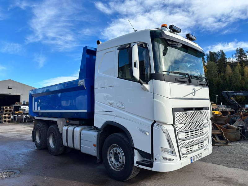Volvo FH 540 - Billenőplatós teherautó: 2 kép. Volvo FH 540 - Billenőplatós teherautó: 2 kép.