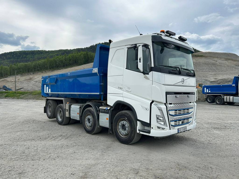 Volvo FH 540 - Billenőplatós teherautó: 3 kép. Volvo FH 540 - Billenőplatós teherautó: 3 kép.