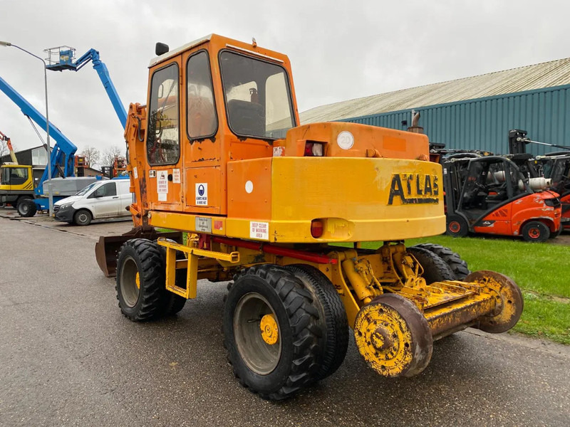 Atlas 1104 - Kotrógép: 5 kép. Atlas 1104 - Kotrógép: 5 kép.