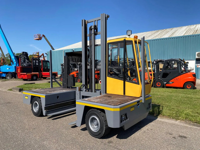 BAUMANN HX40/12/50 - Oldalrakodó targoncá: 3 kép. BAUMANN HX40/12/50 - Oldalrakodó targoncá: 3 kép.