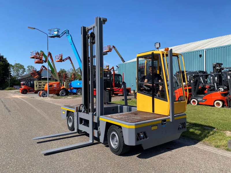 BAUMANN HX40/12/50 - Oldalrakodó targoncá: 4 kép. BAUMANN HX40/12/50 - Oldalrakodó targoncá: 4 kép.