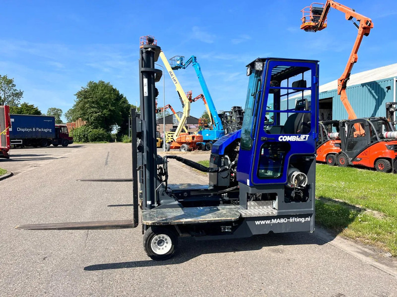 Combilift C4000 4 WAY FORKLIFT - Négyutas tolóoszlopos targoncá: 5 kép. Combilift C4000 4 WAY FORKLIFT - Négyutas tolóoszlopos targoncá: 5 kép.