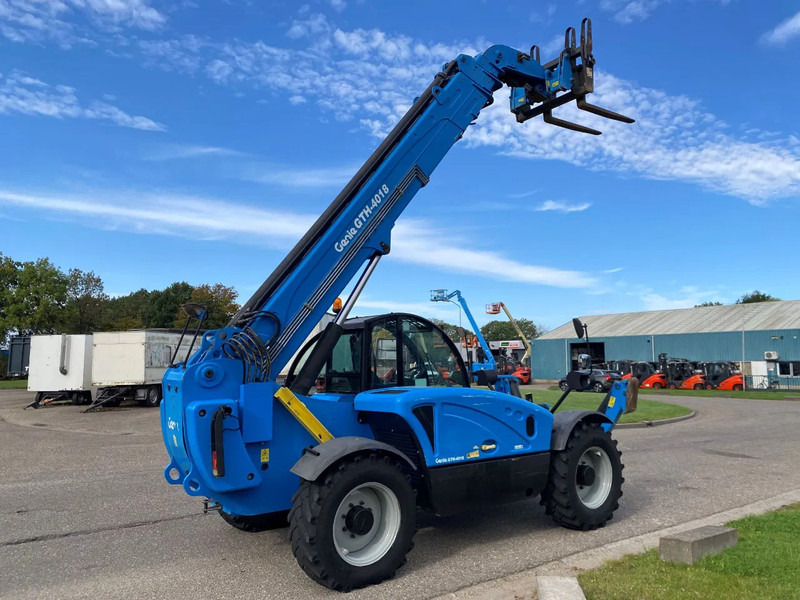 Teleszkópos rakodó Genie GTH- 4018: 6 kép.