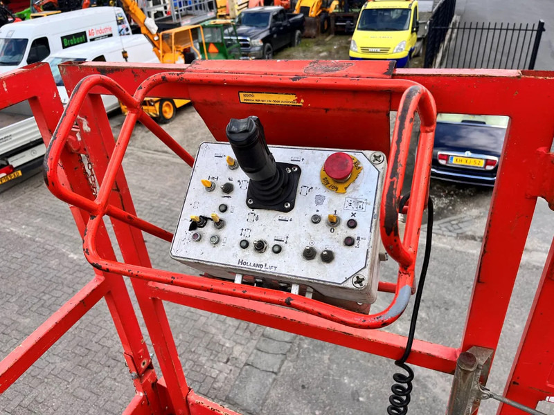 Holland lift COMBISTAR M-250DL27 4WD/P/N - Ollós emelő: 5 kép. Holland lift COMBISTAR M-250DL27 4WD/P/N - Ollós emelő: 5 kép.