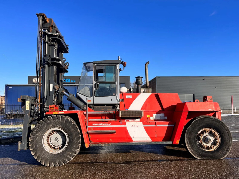 Kalmar DCD 320-12 LB - Dízel targonca: 2 kép. Kalmar DCD 320-12 LB - Dízel targonca: 2 kép.