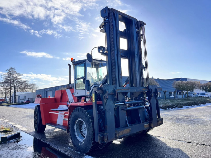 Kalmar DCD 320-12 LB - Dízel targonca: 3 kép. Kalmar DCD 320-12 LB - Dízel targonca: 3 kép.
