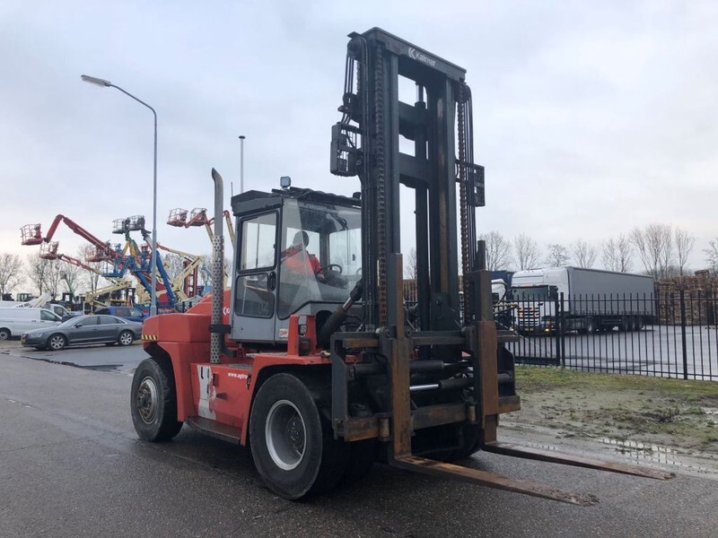 Kalmar DCE 120-6 - Dízel targonca: 3 kép. Kalmar DCE 120-6 - Dízel targonca: 3 kép.