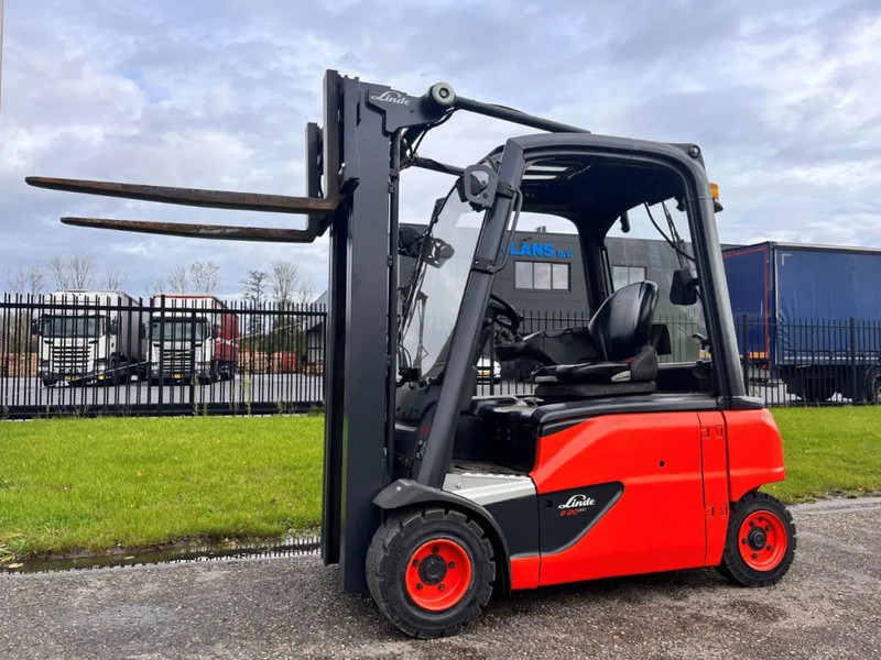 Linde E20PL-02 - Elektromos targonca: 3 kép. Linde E20PL-02 - Elektromos targonca: 3 kép.