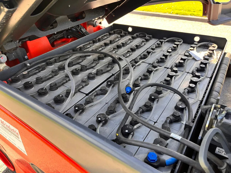 Elektromos targonca Linde E35HL-01: 11 kép. Elektromos targonca Linde E35HL-01: 11 kép.