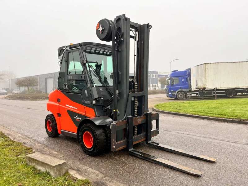 Linde E80-01/900 - Elektromos targonca: 2 kép. Linde E80-01/900 - Elektromos targonca: 2 kép.
