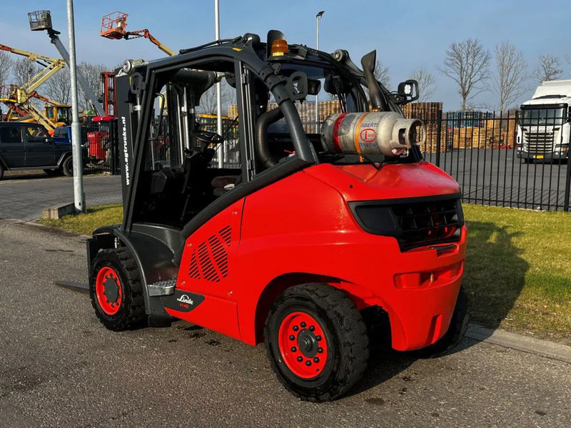 Linde H45T-02 - Gázüzemű targonca: 5 kép. Linde H45T-02 - Gázüzemű targonca: 5 kép.