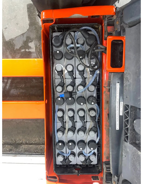 Linde T18 - Kézi raklapemelő: 5 kép. Linde T18 - Kézi raklapemelő: 5 kép.