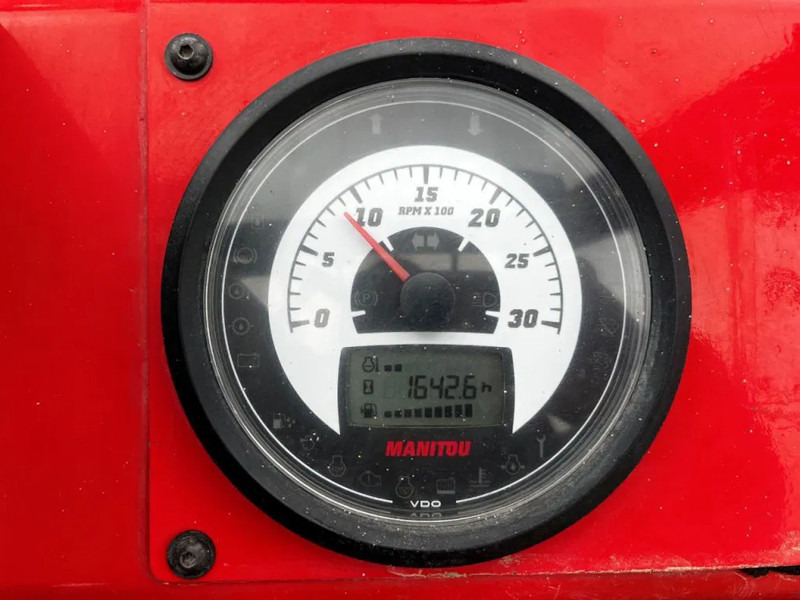 Terepjáró képességű targoncá Manitou M30-4 4X4: 9 kép.