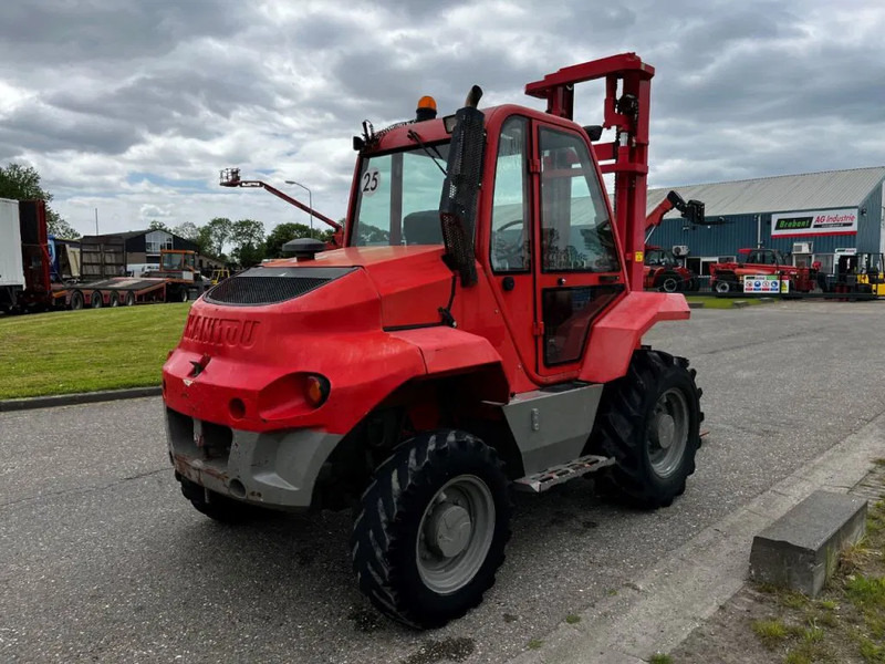 Terepjáró képességű targoncá Manitou M30-4 4X4: 7 kép.