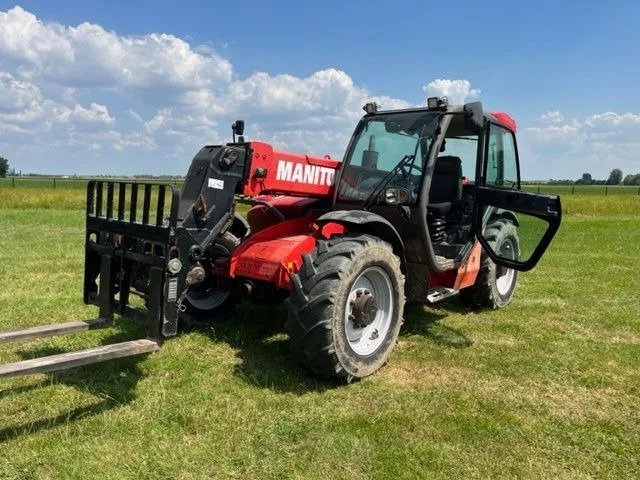 Manitou MLT735 120 LSU - Teleszkópos rakodó: 2 kép. Manitou MLT735 120 LSU - Teleszkópos rakodó: 2 kép.