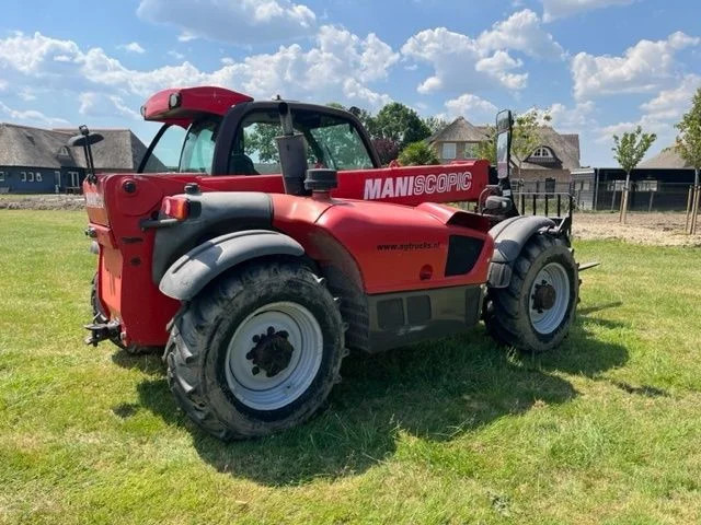 Teleszkópos rakodó Manitou MLT735 120 LSU: 6 kép. Teleszkópos rakodó Manitou MLT735 120 LSU: 6 kép.