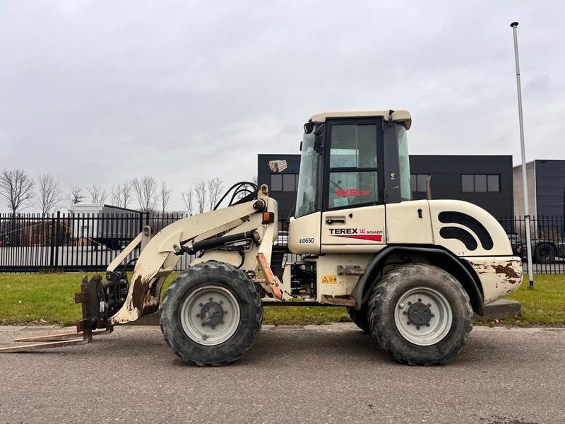 Schaeff Terex SKS 634 - Gumikerekes homlokrakodó: 2 kép. Schaeff Terex SKS 634 - Gumikerekes homlokrakodó: 2 kép.