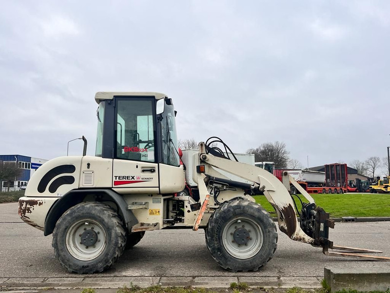Schaeff Terex SKS 634 - Gumikerekes homlokrakodó: 1 kép. Schaeff Terex SKS 634 - Gumikerekes homlokrakodó: 1 kép.