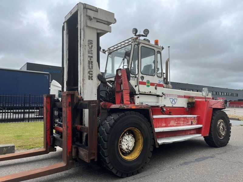 Svetruck 25 120 45 - Dízel targonca: 5 kép. Svetruck 25 120 45 - Dízel targonca: 5 kép.