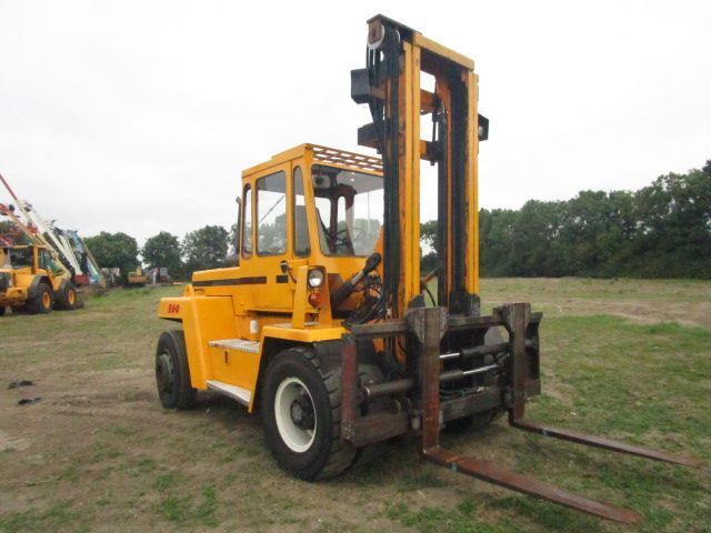 Svetruck 860-30 - Dízel targonca: 3 kép. Svetruck 860-30 - Dízel targonca: 3 kép.