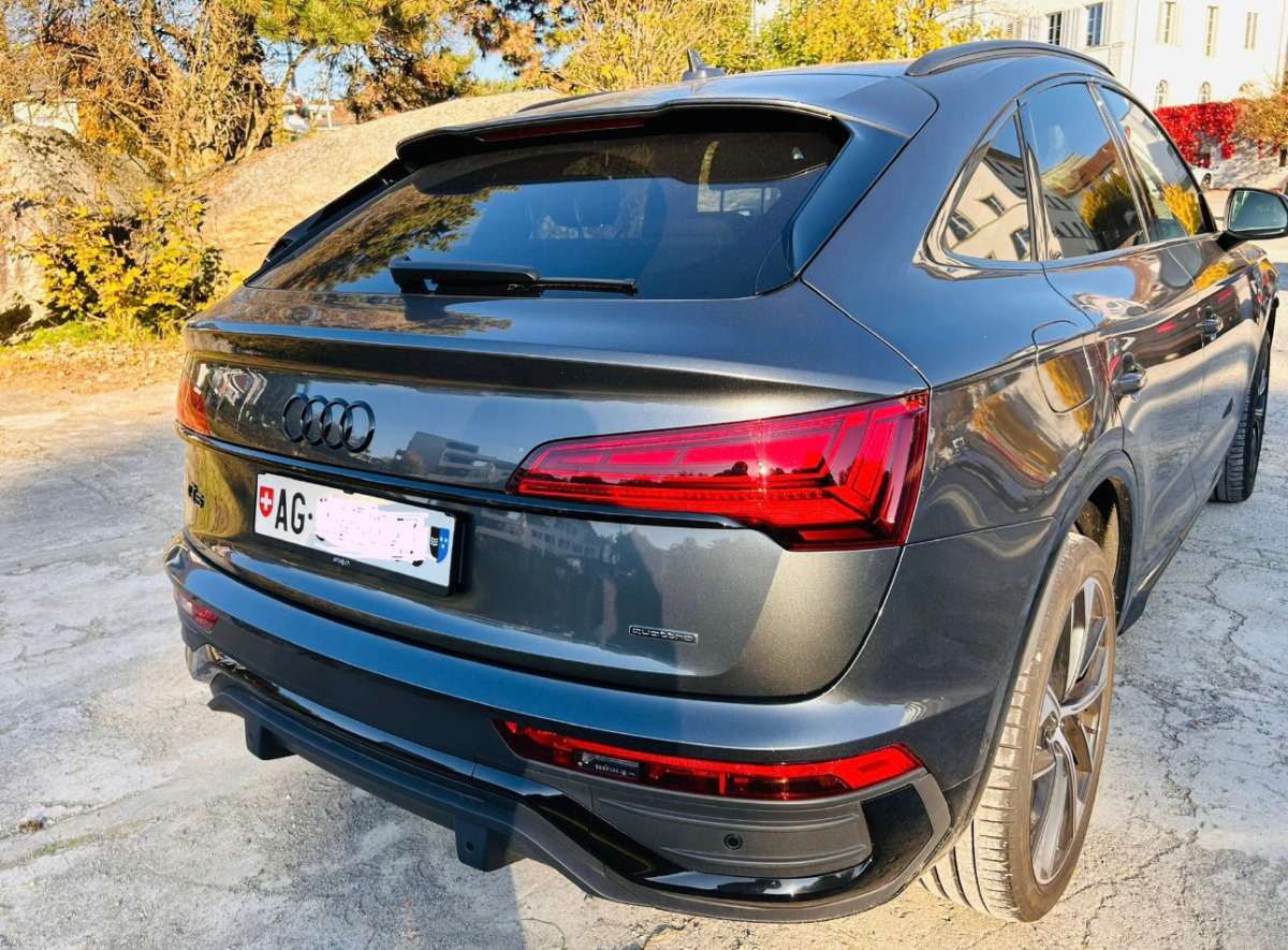 AUDI Q5 Sportback - Autó: 3 kép. AUDI Q5 Sportback - Autó: 3 kép.