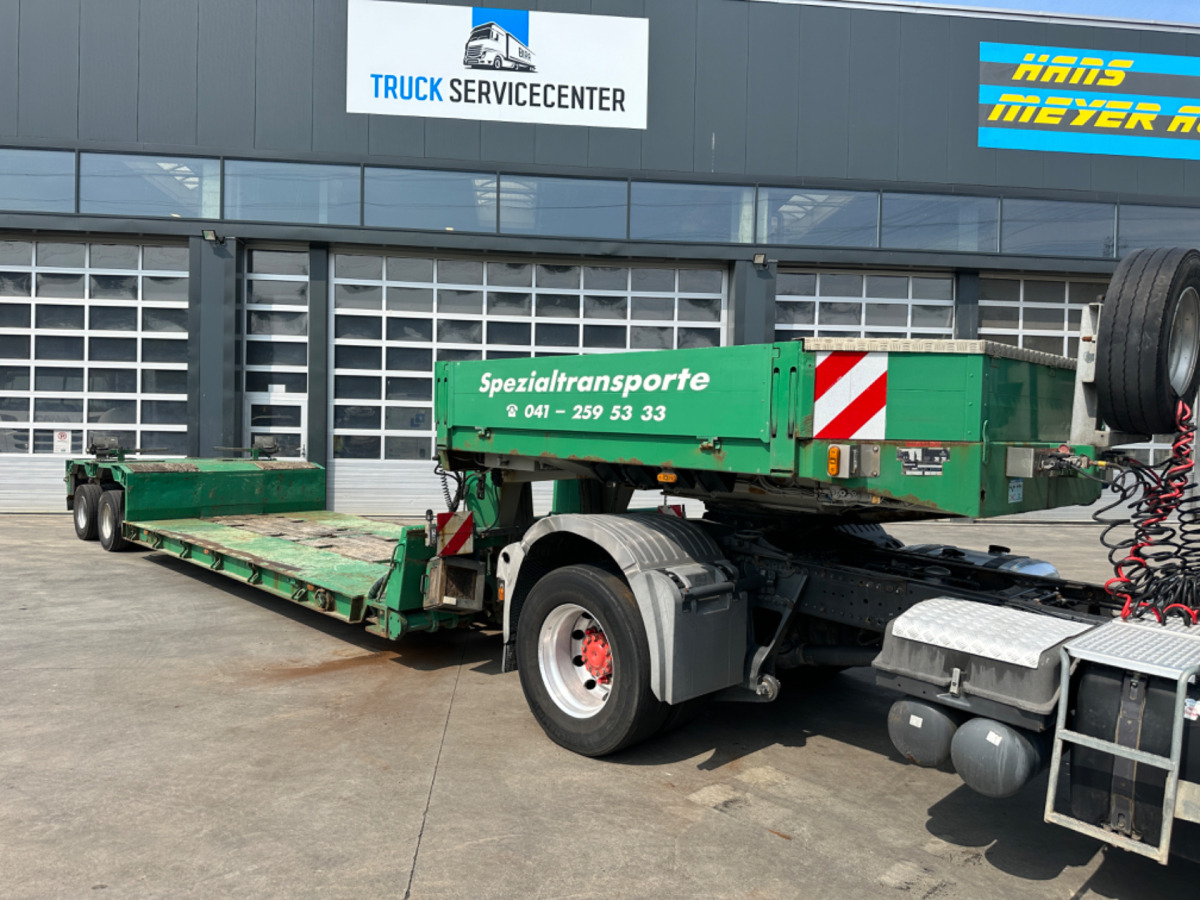 GOLDHOFER STZ-2 VL Tieflader - Félpótkocsi mélybölcsős: 2 kép. GOLDHOFER STZ-2 VL Tieflader - Félpótkocsi mélybölcsős: 2 kép.