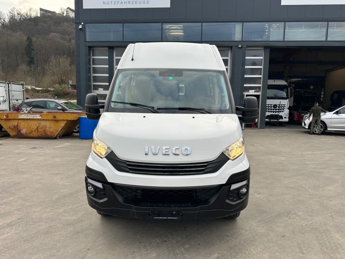 IVECO 35C18V Daily Servicewagen Sortimo - Furgon: 2 kép. IVECO 35C18V Daily Servicewagen Sortimo - Furgon: 2 kép.