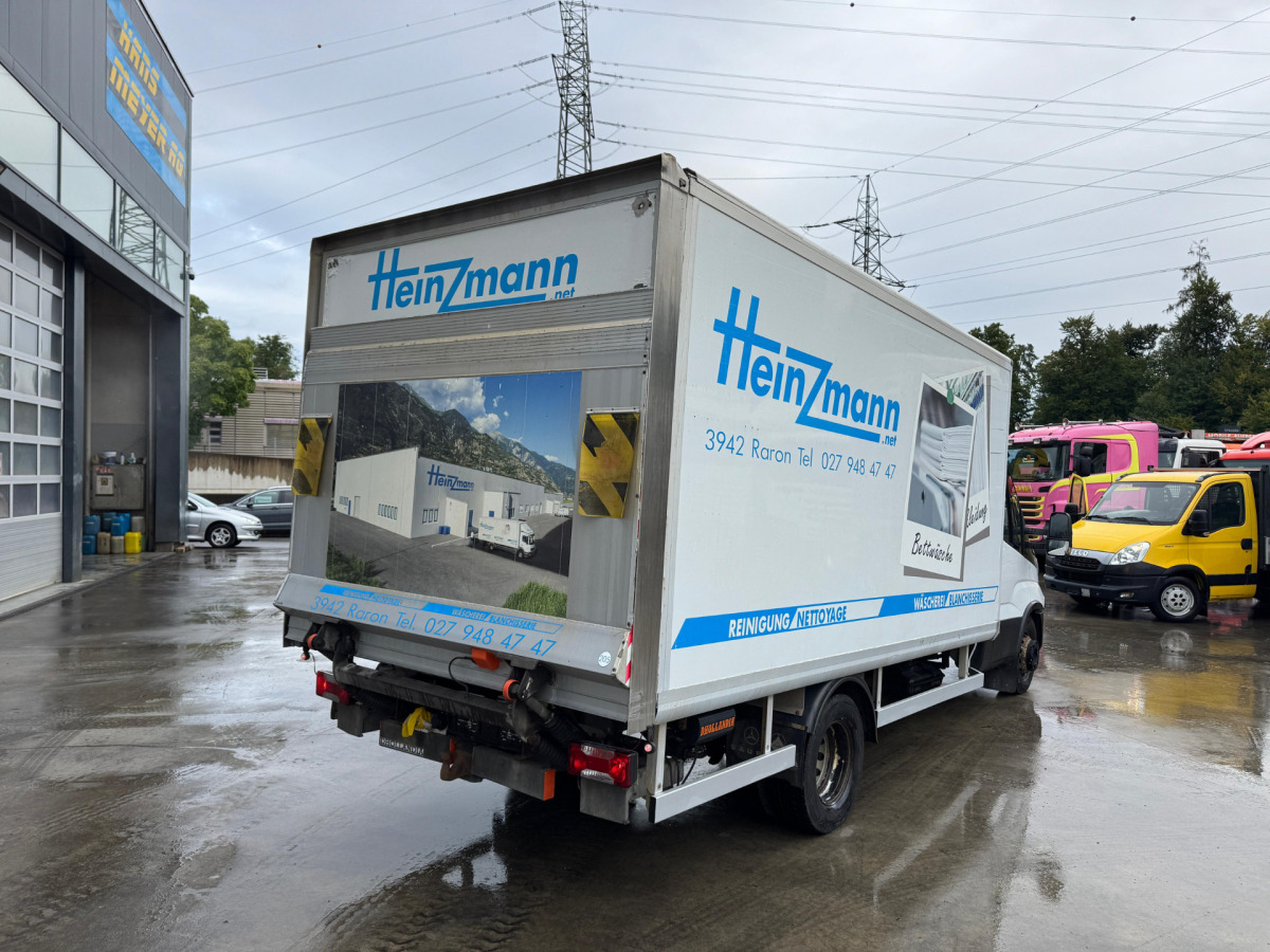 IVECO 70C21 Daily 4x2 - Furgon: 4 kép. IVECO 70C21 Daily 4x2 - Furgon: 4 kép.