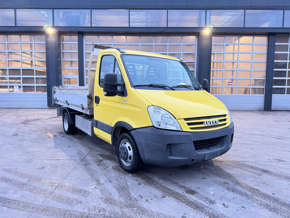 IVECO Daily 35C15 4x2 - Billenőplatós kisteherautó: 3 kép. IVECO Daily 35C15 4x2 - Billenőplatós kisteherautó: 3 kép.