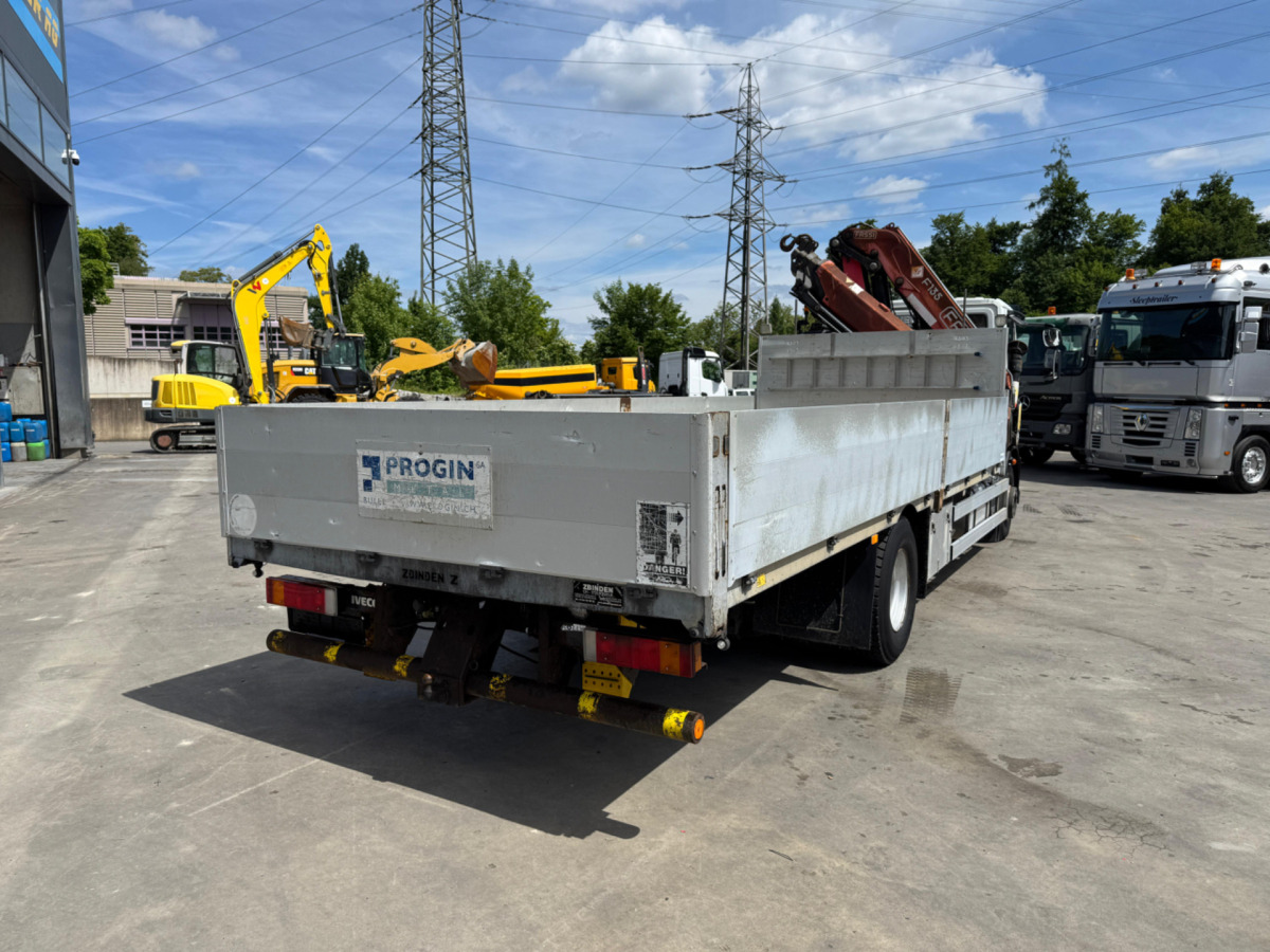 IVECO Eurocargo 160E28 Fassi 135-4 - Darus autó: 5 kép. IVECO Eurocargo 160E28 Fassi 135-4 - Darus autó: 5 kép.