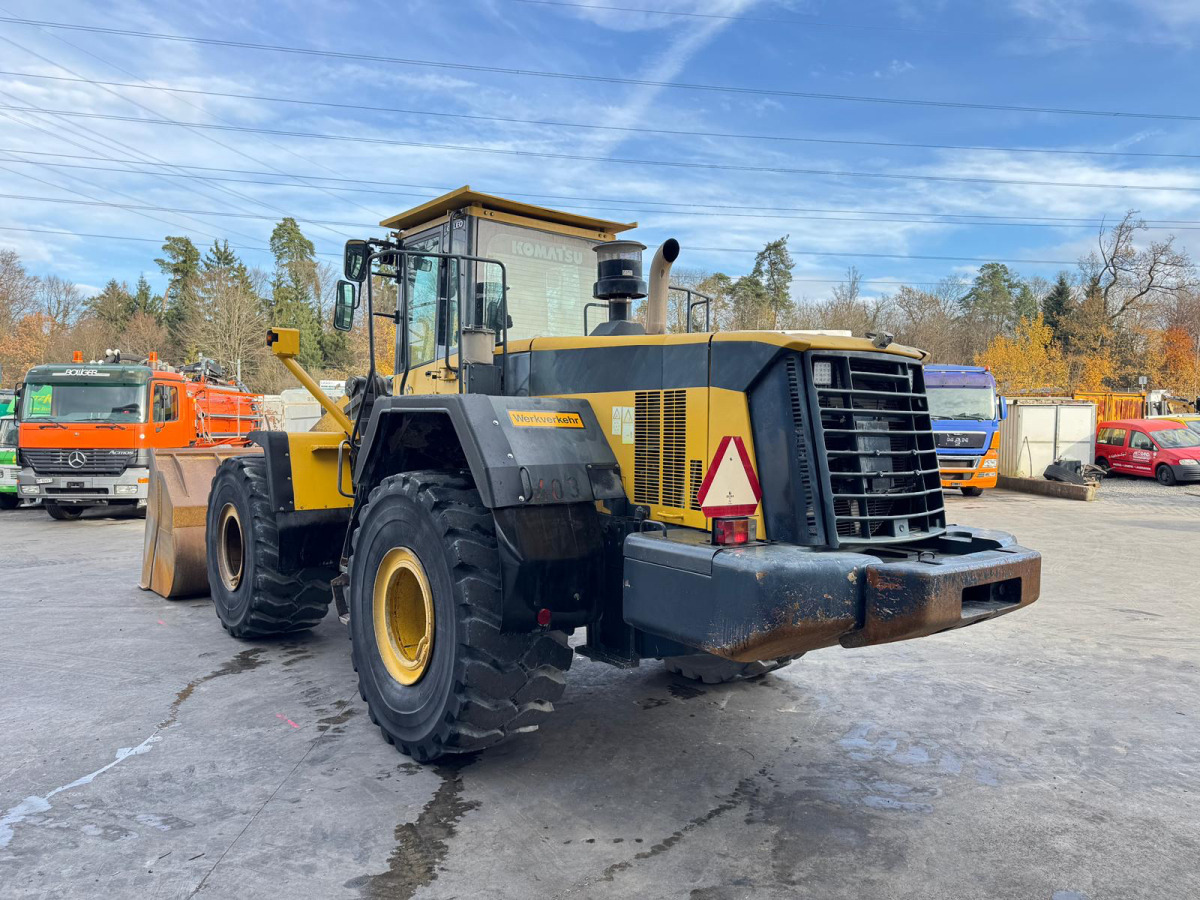 KOMATSU WA480-6 - Gumikerekes homlokrakodó: 5 kép. KOMATSU WA480-6 - Gumikerekes homlokrakodó: 5 kép.