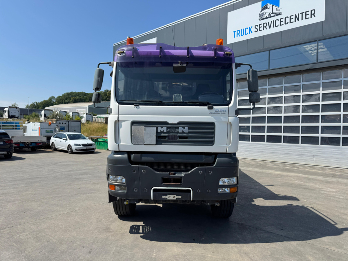 MAN TGA 28.430 6x4-4 Kran - Billenőplatós teherautó, Darus autó: 2 kép. MAN TGA 28.430 6x4-4 Kran - Billenőplatós teherautó, Darus autó: 2 kép.