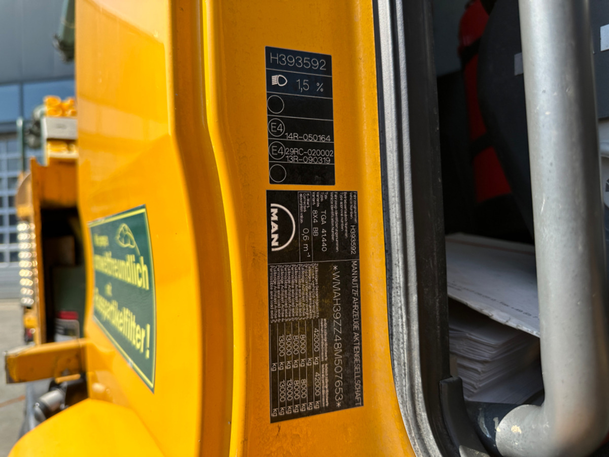 MAN TGA 41.440 8x4 Hallenpumpe 31M-5 - Betonpumpa: 5 kép. MAN TGA 41.440 8x4 Hallenpumpe 31M-5 - Betonpumpa: 5 kép.