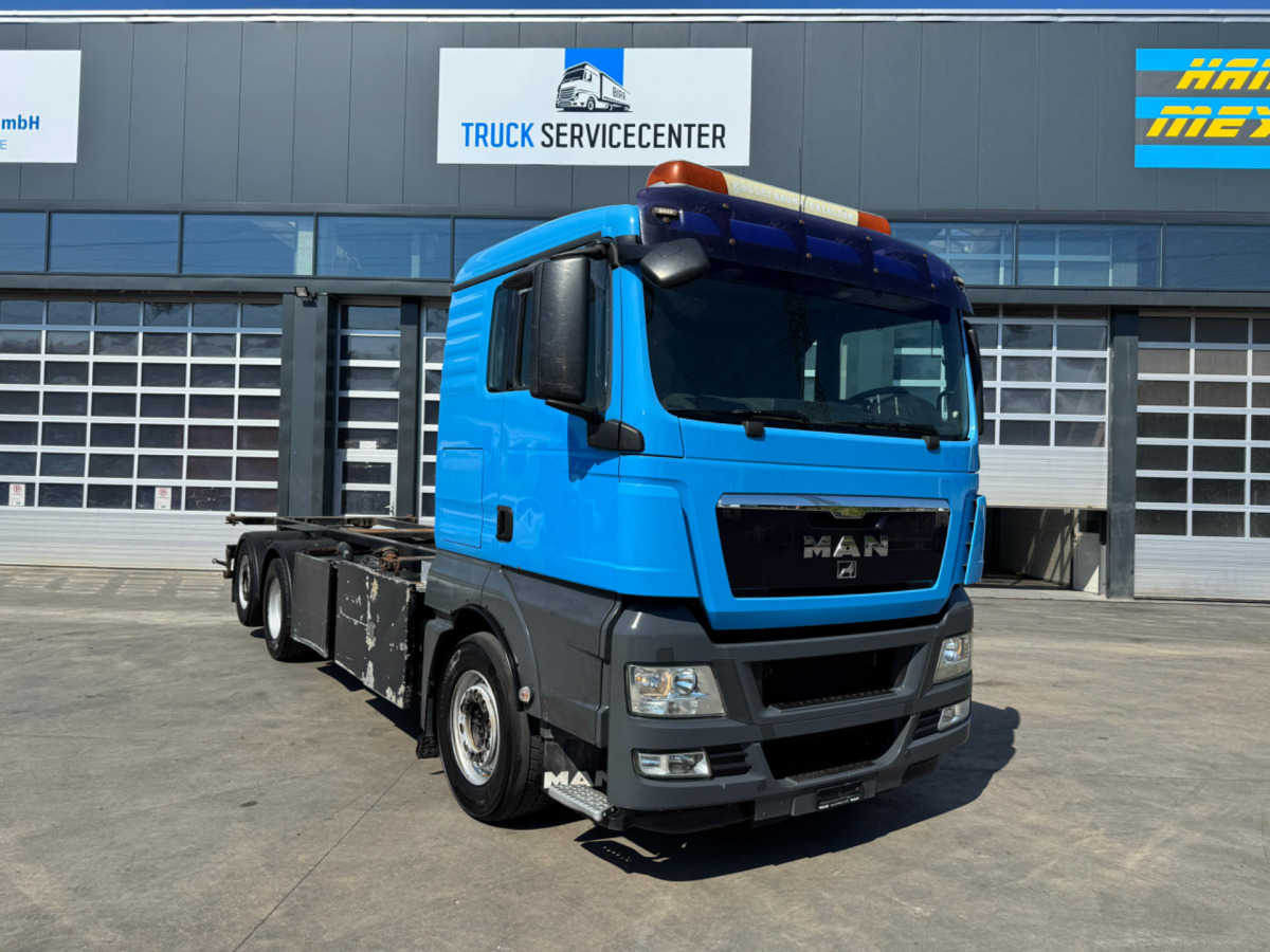 MAN TGX 26.480 6x2 Kompressor - Cserefelépítményes teherautó: 3 kép. MAN TGX 26.480 6x2 Kompressor - Cserefelépítményes teherautó: 3 kép.