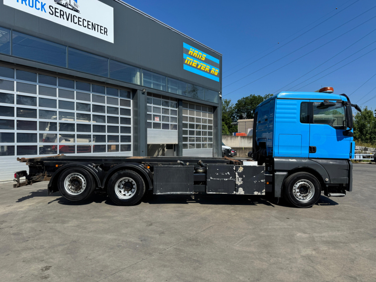 MAN TGX 26.480 6x2 Kompressor - Cserefelépítményes teherautó: 4 kép. MAN TGX 26.480 6x2 Kompressor - Cserefelépítményes teherautó: 4 kép.