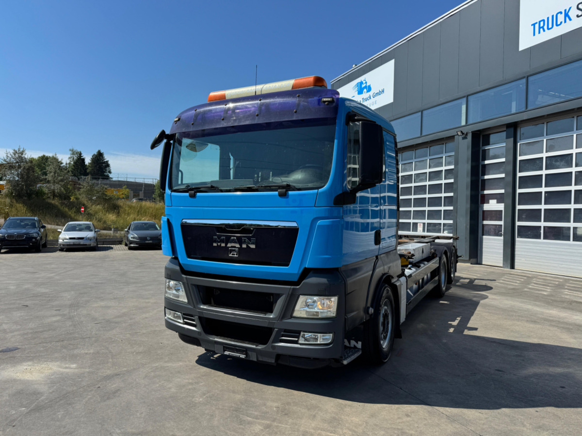 MAN TGX 26.480 6x2 Kompressor - Cserefelépítményes teherautó: 1 kép. MAN TGX 26.480 6x2 Kompressor - Cserefelépítményes teherautó: 1 kép.